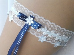 OZDOBA S FRANCOUZSKÝM ZÁVOJEM