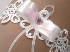 OZDOBA S FRANCOUZSKÝM ZÁVOJEM