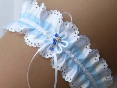 OZDOBA S FRANCOUZSKÝM ZÁVOJEM