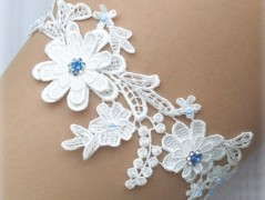 OZDOBA S FRANCOUZSKÝM ZÁVOJEM