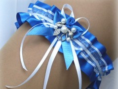 OZDOBA S FRANCOUZSKÝM ZÁVOJEM