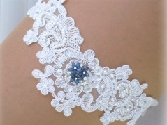 OZDOBA S FRANCOUZSKÝM ZÁVOJEM