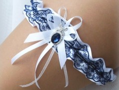 OZDOBA S FRANCOUZSKÝM ZÁVOJEM