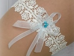 OZDOBA S FRANCOUZSKÝM ZÁVOJEM