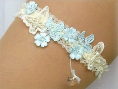 OZDOBA S FRANCOUZSKÝM ZÁVOJEM