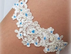 OZDOBA S FRANCOUZSKÝM ZÁVOJEM