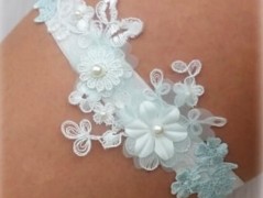 OZDOBA S FRANCOUZSKÝM ZÁVOJEM