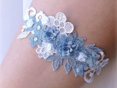 OZDOBA S FRANCOUZSKÝM ZÁVOJEM