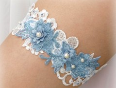 OZDOBA S FRANCOUZSKÝM ZÁVOJEM