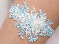 OZDOBA S FRANCOUZSKÝM ZÁVOJEM