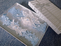 OZDOBA S FRANCOUZSKÝM ZÁVOJEM