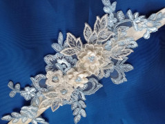 OZDOBA S FRANCOUZSKÝM ZÁVOJEM