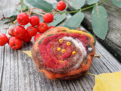 Podzimní plstěná brož brož textil placka plstěná rouno 