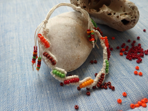 Podzimní drhaný náramek náramek jednoduchý korálkový 