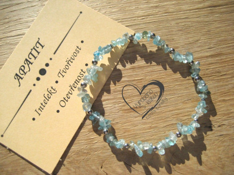 PRUŽNÝ NÁRAMEK - APATIT náramek minerál gumička zlomky minerální sekaný 