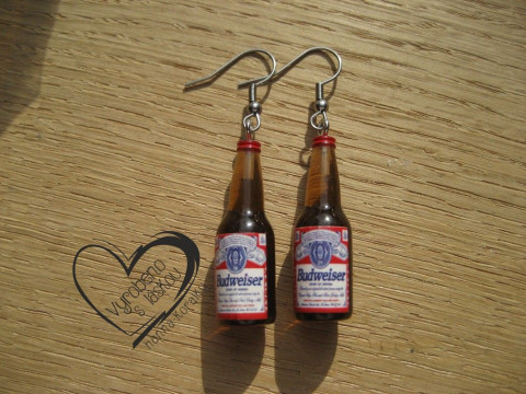 PIVNÍ NÁUŠNICE - HNĚDÉ PIVO vtipné sranda náušnice pivo 