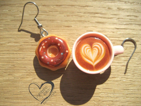 RŮŽOVÉ CAPPUCCINO S DONUTEM veselé hravé sranda náušnice 