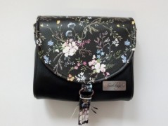 Mini - Motýl a květy