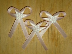 Světle fialové svatební vývazky