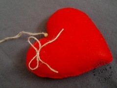 Srdíčko s bílou mašlí