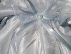 Srdíčko s bílou mašlí