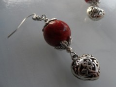 Sluncem zalitý dvůr