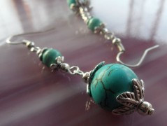 Sluncem zalitý dvůr