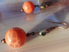 Sluncem zalitý dvůr