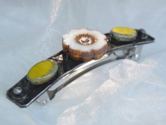 Sluncem zalitý dvůr