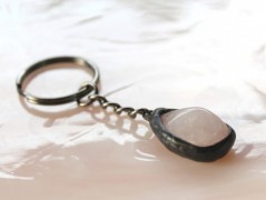 Sluncem zalitý dvůr