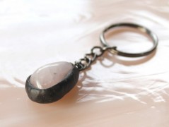 Sluncem zalitý dvůr