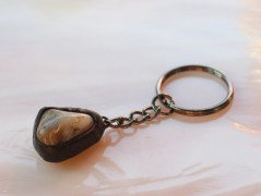 Sluncem zalitý dvůr