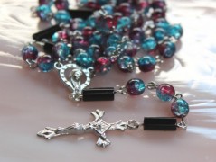 Sluncem zalitý dvůr