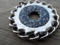 Sluncem zalitý dvůr