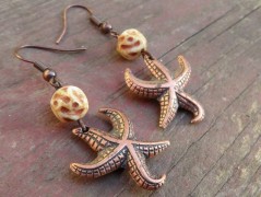 Sluncem zalitý dvůr