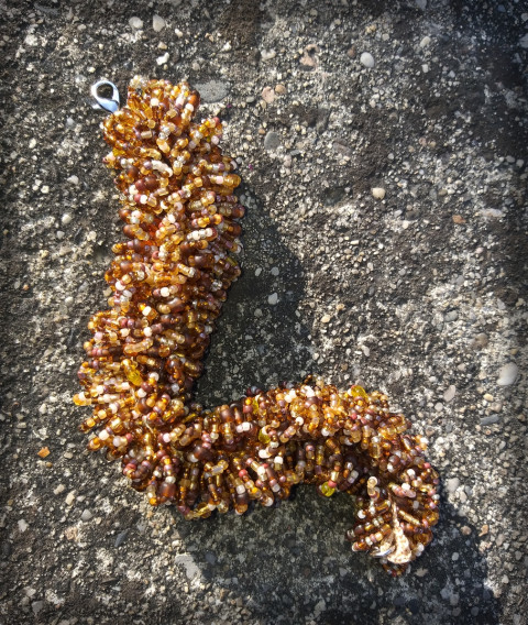 Hnědý huňáček - náramek dřevo šperk náramek korálky doplněk podzim háčkovaný země nápadný exotika střapatý směs objemný huňatý ořechy 