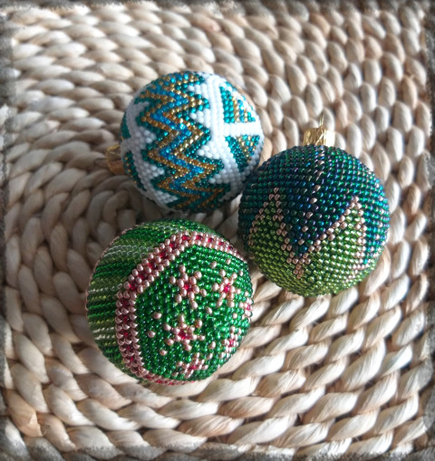 Baňky háčkované z korálků no.4 dekorace korálky vánoce sada ozdoba baňky koulička set vánoční ozdoba ozdůbka na stromeček baňka vánoční stromeček 