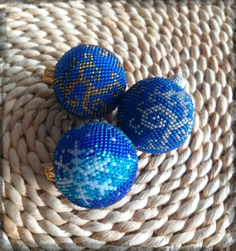 Baňky háčkované z korálků no.5 dekorace korálky vánoce sada ozdoba baňky koulička set vánoční ozdoba ozdůbka na stromeček baňka vánoční stromeček 