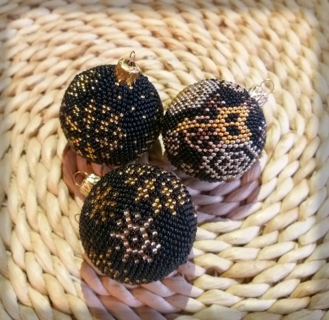 Baňky háčkované z korálků no.14 dekorace korálky vánoce sada ozdoba baňky koulička set vánoční ozdoba ozdůbka na stromeček baňka vánoční stromeček 