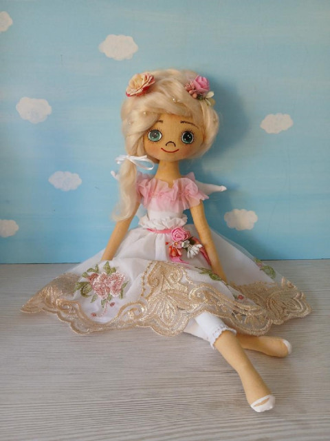 Textilní andělka č. 2 dekorace panenka textilní 