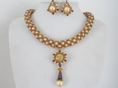 Korálková lilie - vínová