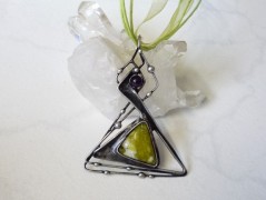 Korálková lilie - vínová