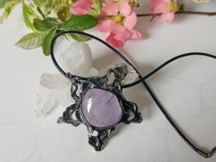 Korálková lilie - vínová