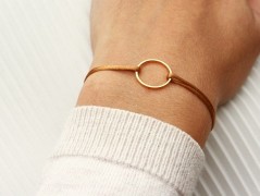 Zlatý korálkový náramek s perlou