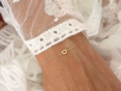 Zlatý korálkový náramek s perlou