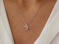 Zlatý korálkový náramek s perlou