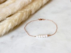 Zlatý korálkový náramek s perlou