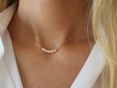 Zlatý korálkový náramek s perlou