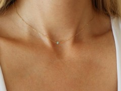 Zlatý korálkový náramek s perlou