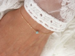 Zlatý korálkový náramek s perlou